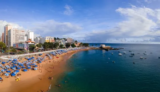 'Piratas' realizam limpeza em praias de Salvador; Aratu On explica como funciona a ação