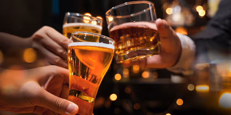 A Ambev é responsável por marcas de bebidas como Skol, Brahma, Antarctica, Guaraná Antarctica e Pepsi no Brasil/Foto: Adobe Stock