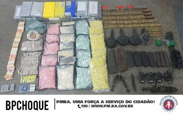 Tancredo Neves: PM apreende 336 munições, granadas e drogas em "armazém" de facção