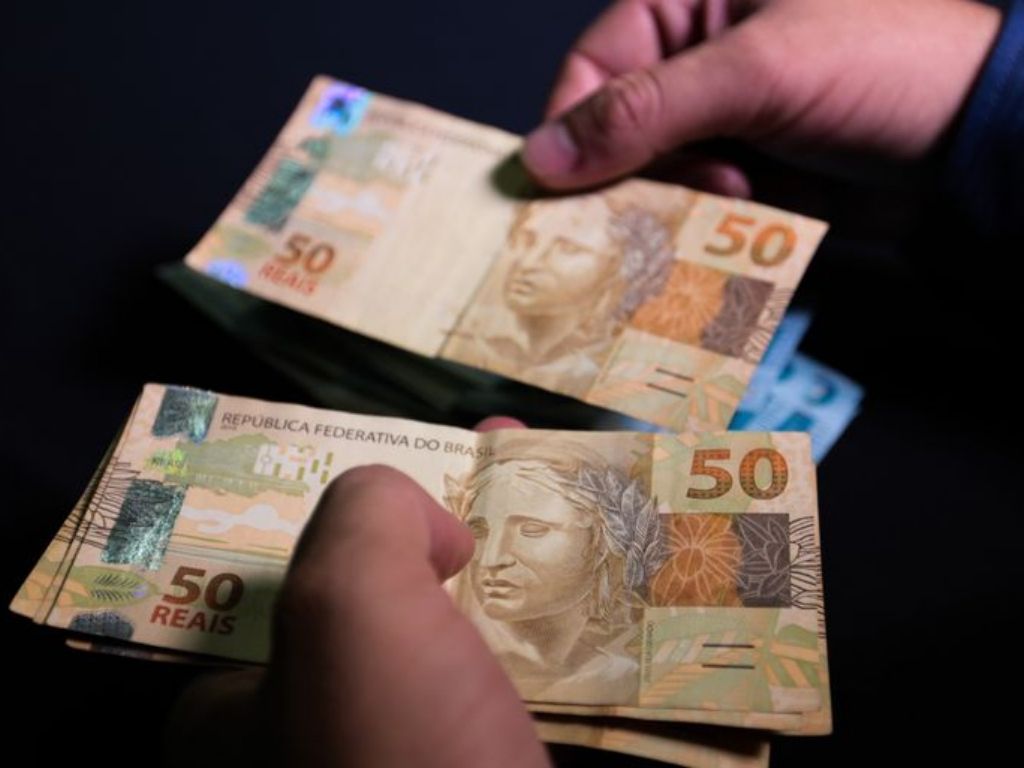  Pagamento do Abono Salaria é feito pela Caixa, para iniciativa privada, e pelo Banco do Brasil, para servidores públicos. Foto: Marcello Casal Jr/Agência Brasil