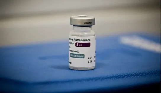 Remessa com novas doses de vacinas produzidas pela AstraZeneca/Fiocruz desembarcam nesta quarta em Salvador