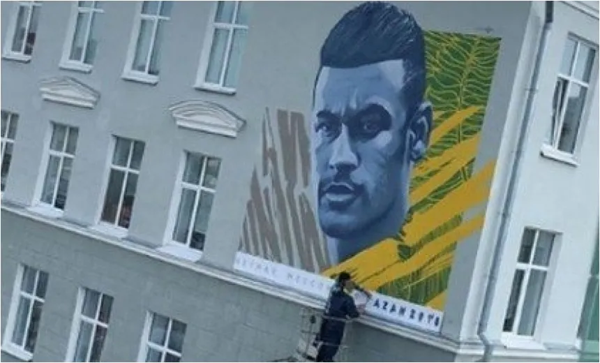 Neymar ganha pintura em paredão da Rússia e brinca: “tá me encarando por que, parceiro?