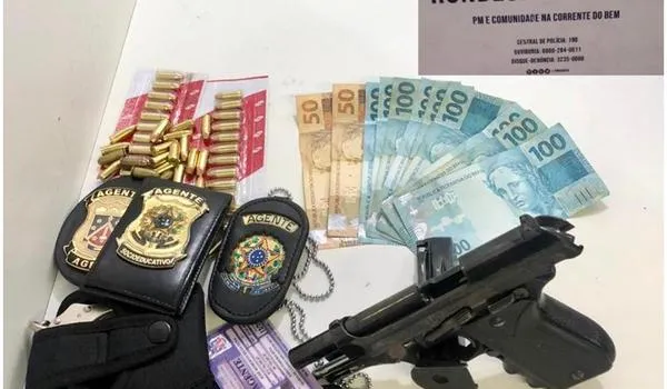 Homem que "tirava onda" de policial é preso com arma e distintivos pela Rondesp na Bonocô