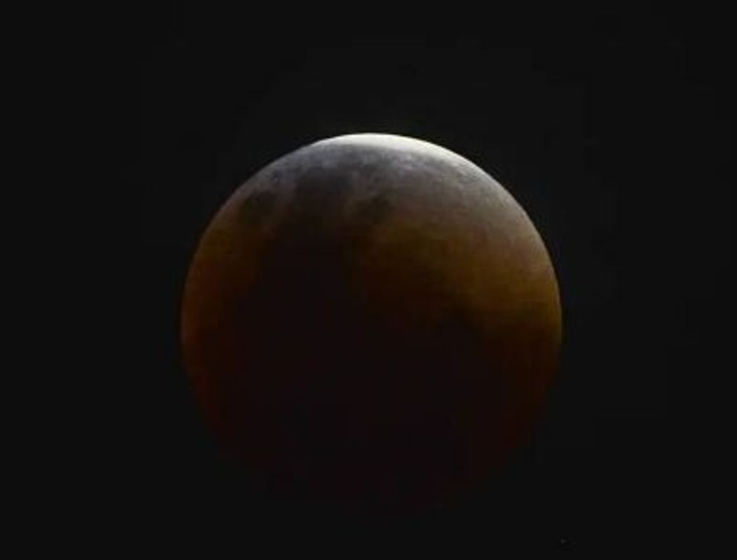 Eclipse Lunar Marcello Casal Jr Abr 450x300