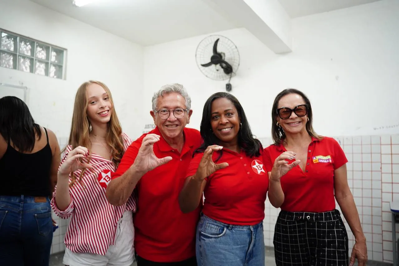 Luiz Caetano vota e destaca prioridades de gestão para a prefeitura de Camaçari