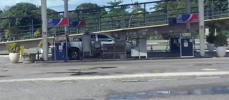 BARRA DE POJUCA: Posto de gasolina é isolado após ‘bomba artesanal’ ser encontrada em um carro