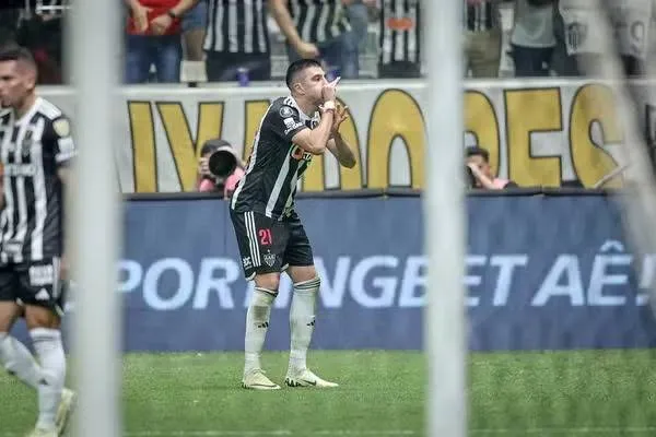 Volante do Atlético Mineiro explica provocação feita após gol sobre o San Lorenzo