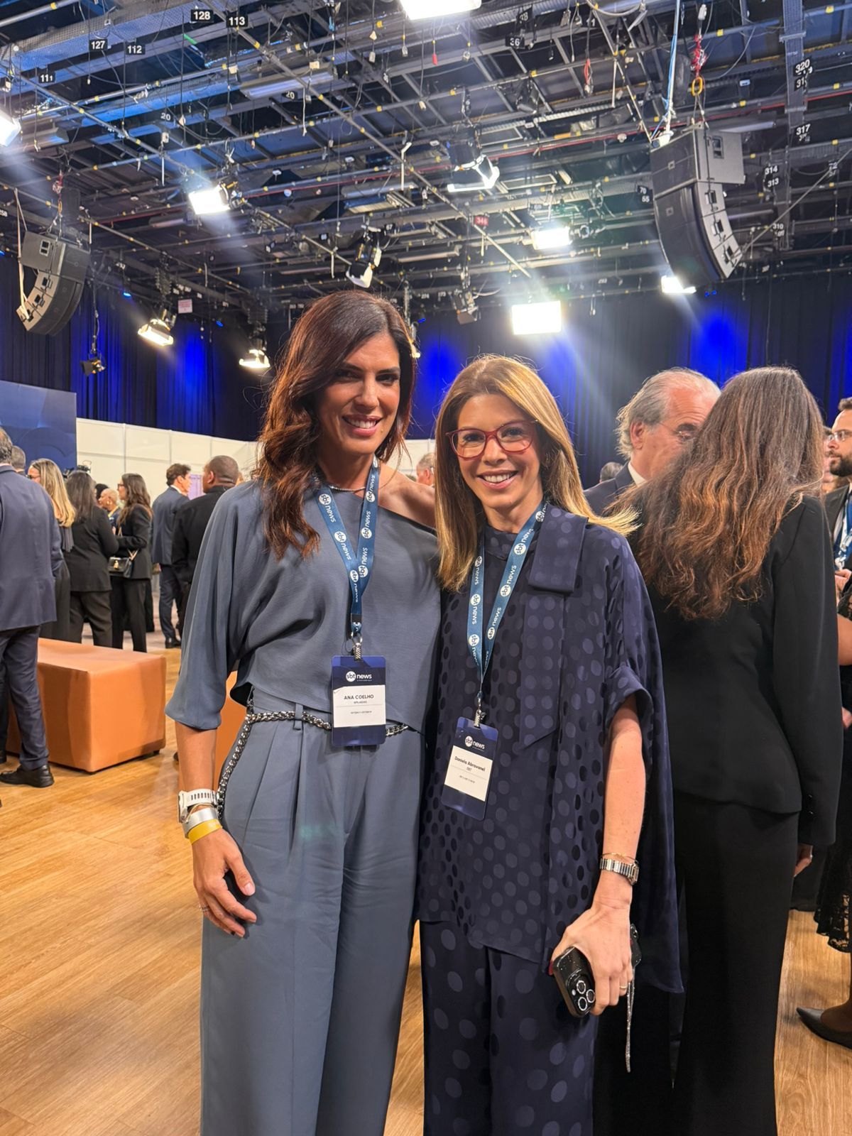 CEO do Grupo Aratu, Ana Coelho com Daniela Beyruti presidente do SBT