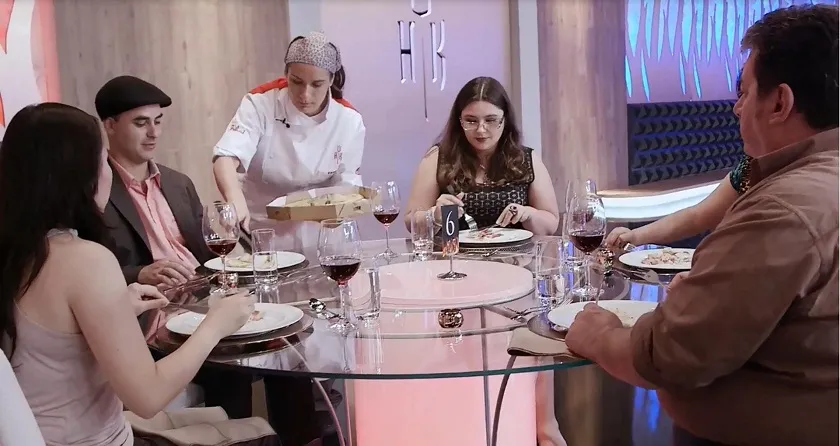 “Não estão conseguindo fazer o básico”, detona Bertolazzi após pedir pizza e eliminar participante no “Hell?s Kitchen”