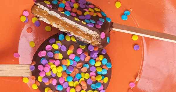 O Shopping Center Lapa promove uma oficina infantil de alfajor no palito, garantindo diversão gastronômica para a criançada/Foto: Reprodução 