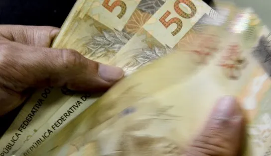 O dinheiro está pouco: segundo dados do IBGE, brasileiro tem a menor renda desde 2012