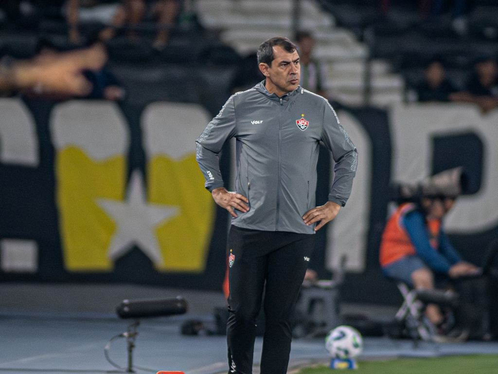 O Vitória busca vencer seu primeiro jogo com Fábio Carille. Foto: Victor Ferreira/Vitória