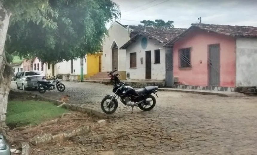 Idosa de 66 anos é encontrada com corpo carbonizado dentro da própria casa