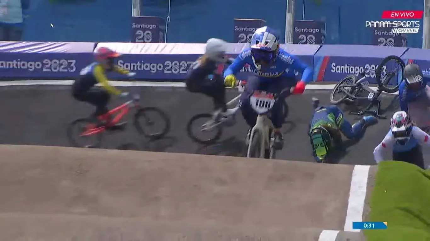 Paola Reis cai na última curva e não alcança pódio no BMX Racing