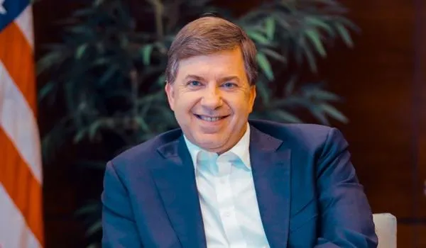 Embaixador dos EUA nega bloqueio de respiradores para o Brasil: "não compramos materiais da China"