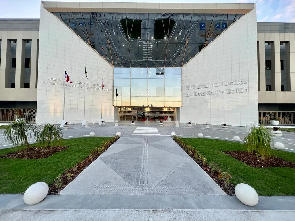 TJ-BA abre vagas de estágio em Salvador com bolsa de até R$ 3 mil