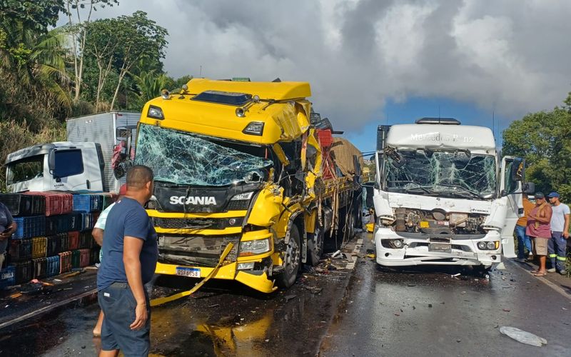 Em casos de engavetamento, fatores como chuva, pista molhada, excesso de velocidade, distra&ccedil;&atilde;o ao volante e falta de dist&acirc;ncia de seguran&ccedil;a costumam aumentar o risco de novas colis&otilde;es/Foto: PRF&nbsp;