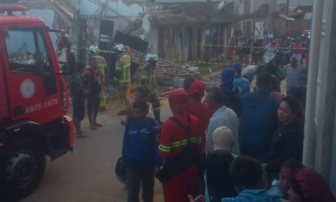 VÍDEO: explosão de botijão de gás destrói casas e deixa três pessoas feridas na Bahia  