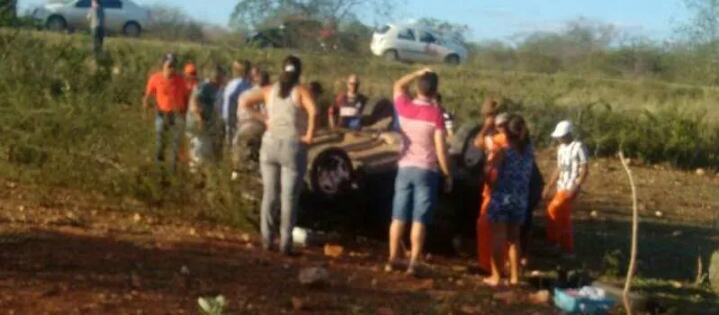 TRAGÉDIA: Acidente de carro deixa mulher morta e bebê ferido no interior da Bahia