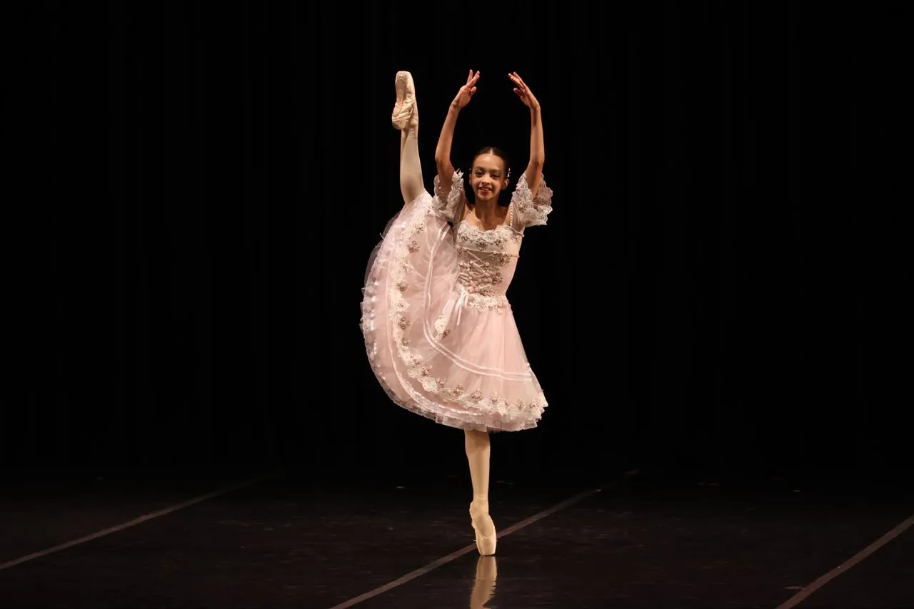Bolshoi aprova bailarina baiana de 11 anos após fazer história em Joinville