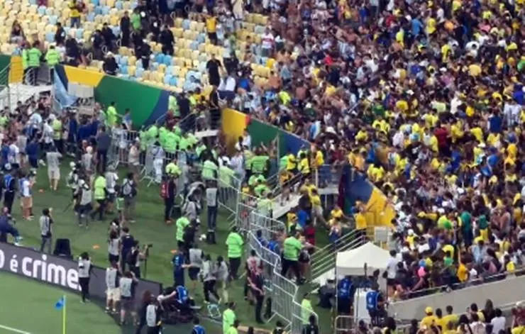 Torcedores de Brasil e Argentina protagonizam briga generalizada no Maracanã