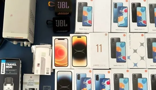 Dupla é presa pouco após roubar 17 celulares e outros aparelhos eletrônicos em loja 