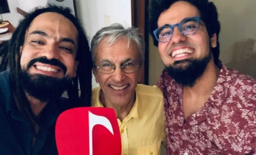  Música 'Odara' de Caetano Veloso ganha nova versão da banda Vitrola Baiana; saiba mais