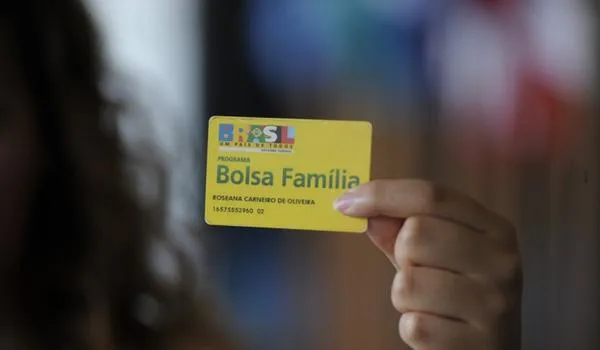Bolsa Família: Governo prorroga limites para saque do benefício por conta da pandemia 