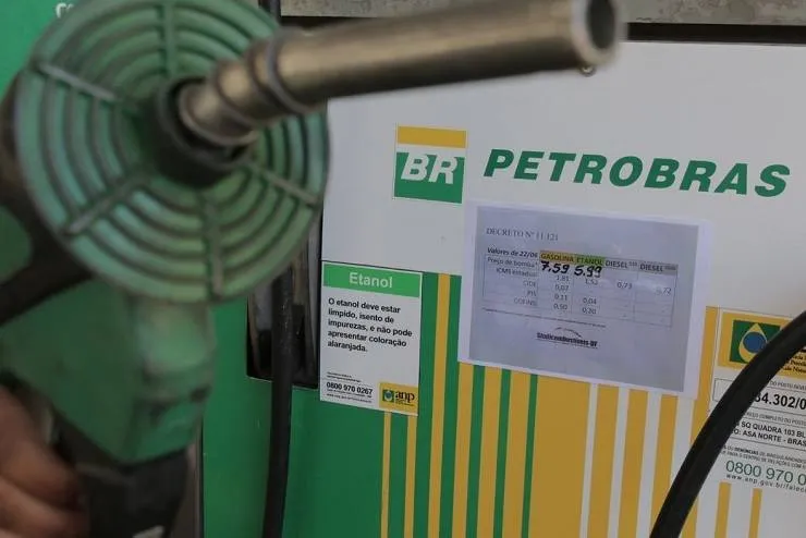 Governo lança canal de denúncias sobre preço de combustíveis; fique por dentro