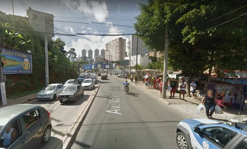 Manifestantes fecham pista no Vale do Ogunjá após abordagem policial