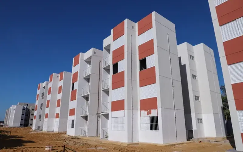 No Minha Casa, Minha Vida, as condi&ccedil;&otilde;es de financiamento variam conforme a faixa de renda, podendo incluir juros reduzidos e prazos de pagamento que chegam a 35 anos/Foto: Divulga&ccedil;&atilde;o/Minha Casa, Minha Vida