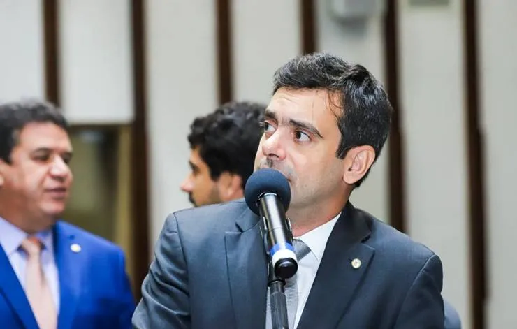 Deputado pressiona governo baiano a isentar ICMS de produtores impactados pela seca