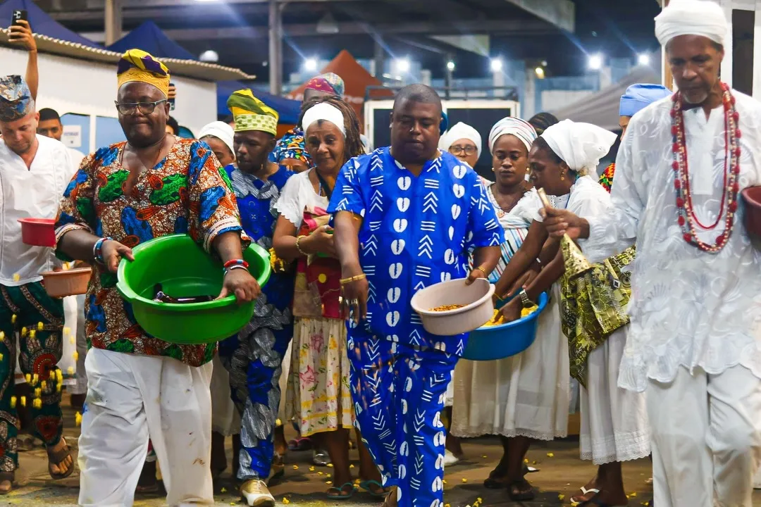Bembé do Mercado une fé, cultura e resistência em Santo Amaro, na Bahia