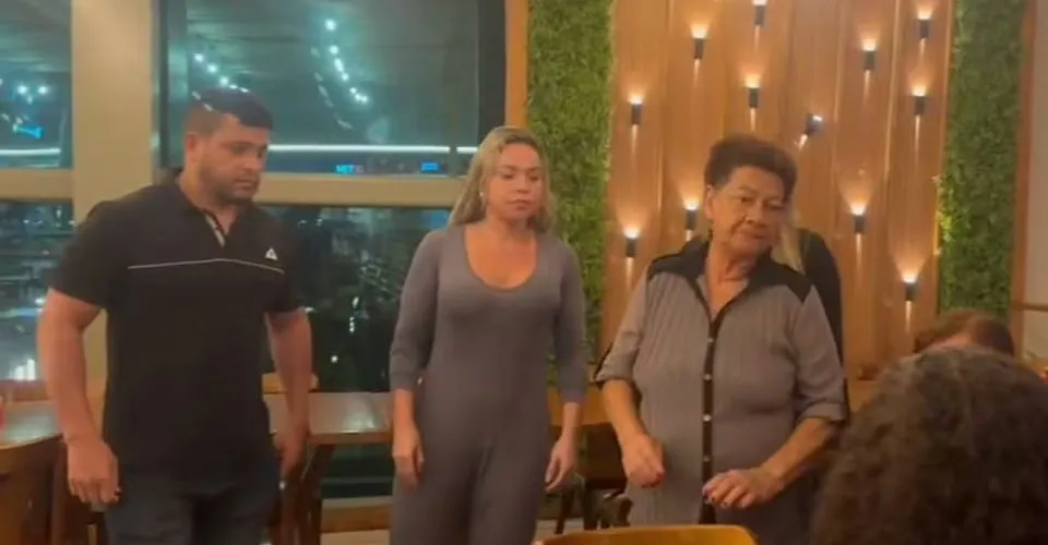 Idosa de 73 anos é presa durante festa de aniversário por estuprar afilhado