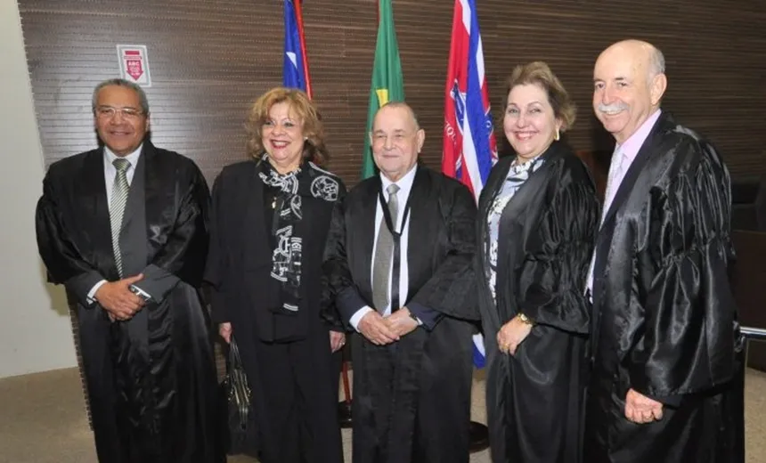 Gesivaldo Nascimento assume presidência do TJ-BA em solenidade com presença de Rui Costa