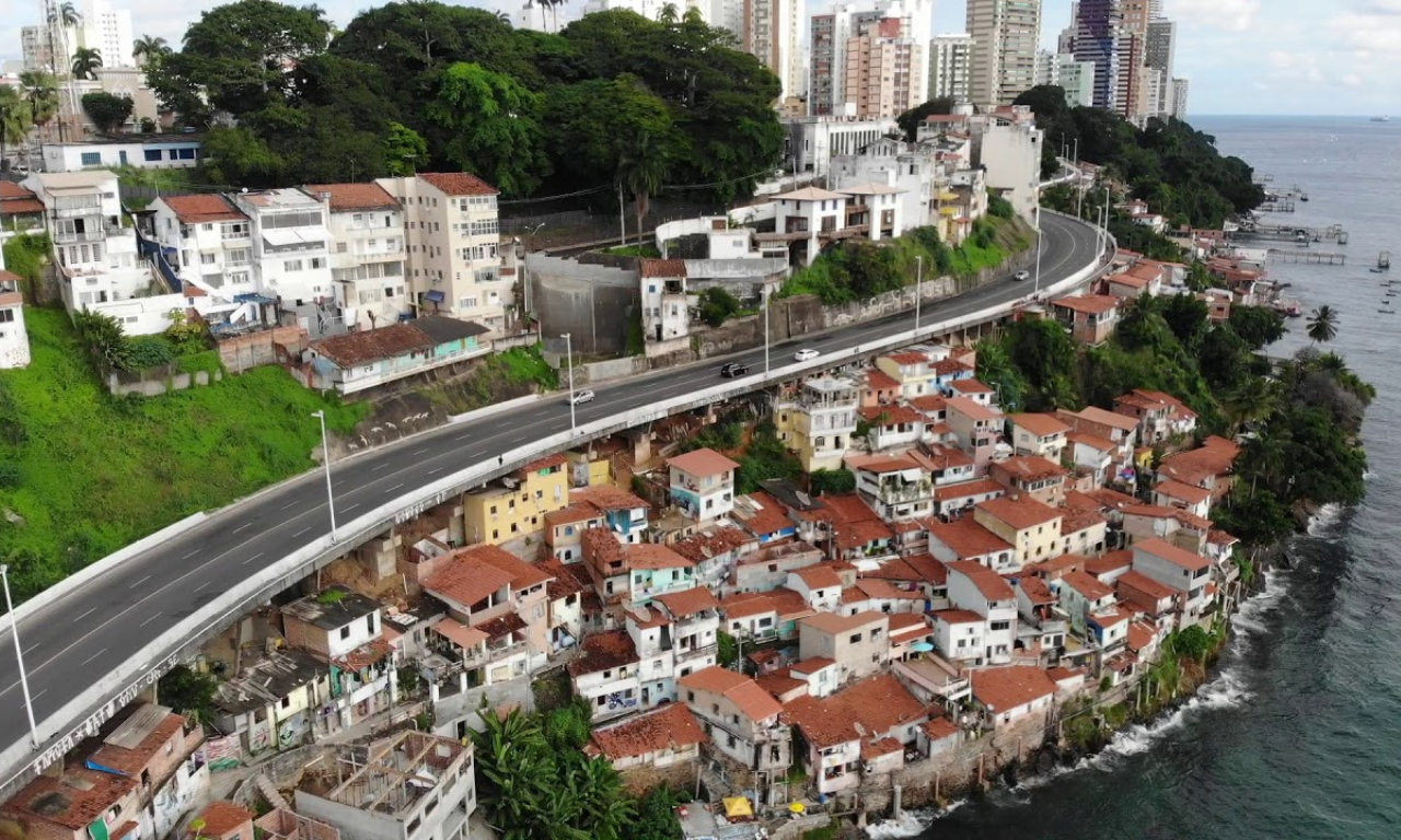 Homem morre e mulher fica ferida em ataque a tiros na Gamboa.Foto: Reprodu&ccedil;&atilde;o