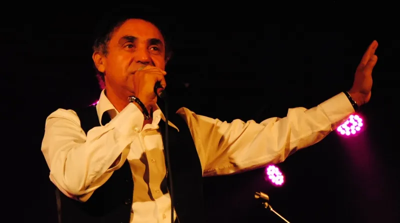 Carlos Pitta faz show relembrando sucessos de Luiz Gonzaga
