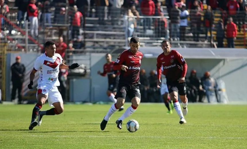 Série B: Vitória perde para o Brasil de Pelotas e segue na zona de rebaixamento