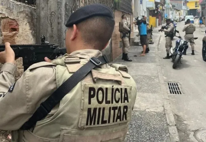 Suspeito morre após confronto com a polícia na Chapada do Rio Vermelho, em Salvador