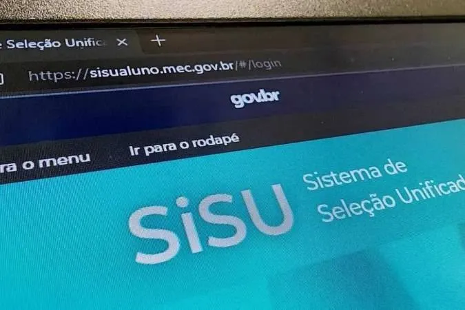 Ufba e mais universidades federais anulam lista de espera do Sisu por erro do MEC