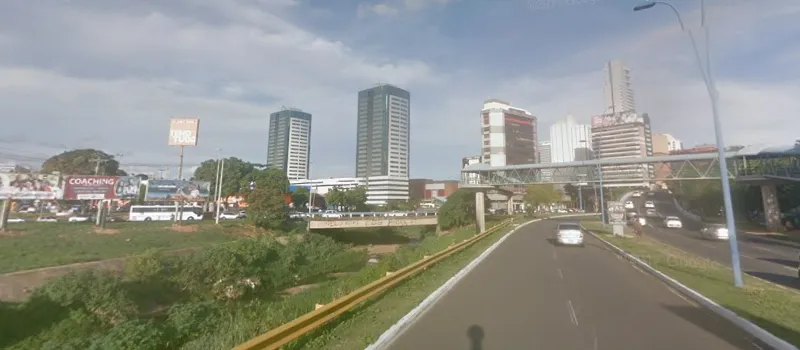 DEU RUIM: Durante fuga, assaltante se joga no córrego da Tancredo Neves mas é capturado