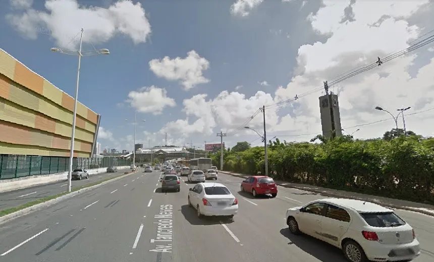 Com a exceção do entorno da Rodoviária, trânsito flui sem problemas em Salvador