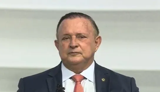 "Tem que aprender a respeitar", diz Adolfo Menezes sobre punição a Capitão Alden; deputado está suspenso da Alba