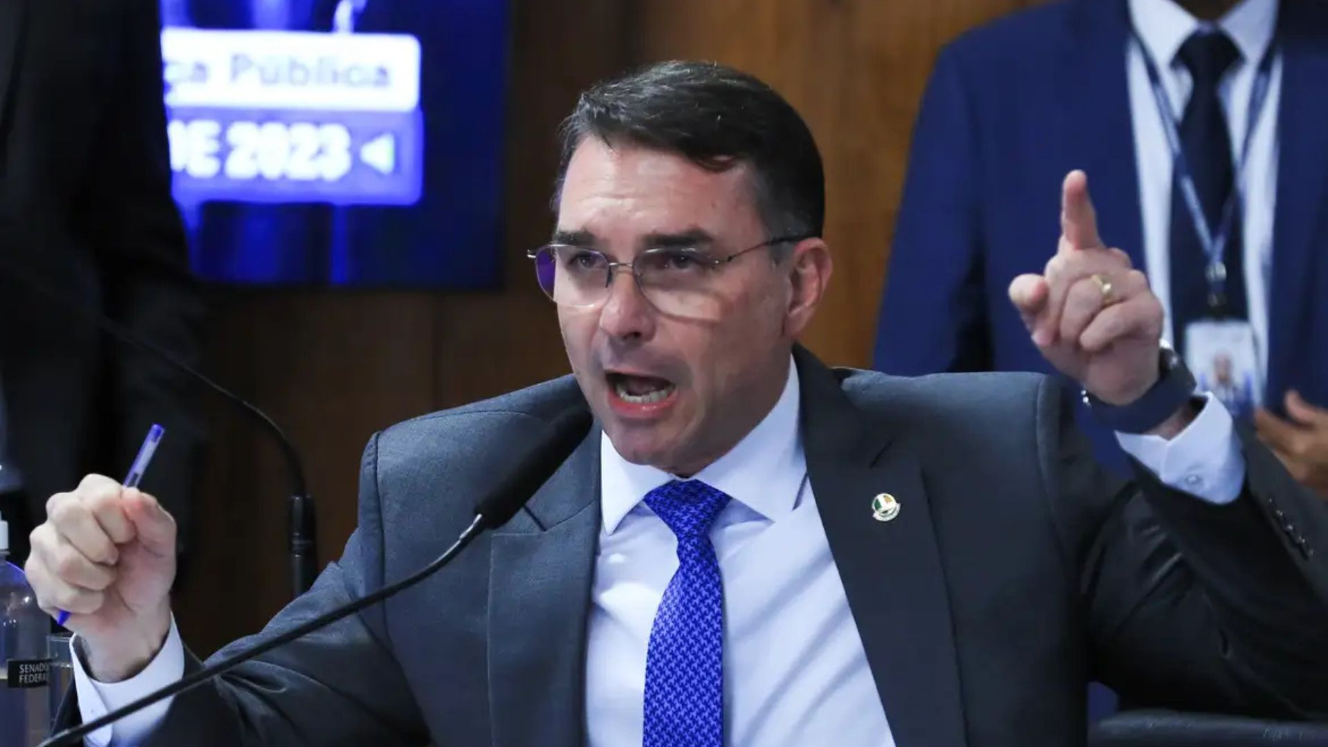 A&ccedil;&atilde;o popular pede suspens&atilde;o da entrega do t&iacute;tulo de cidad&atilde;o soteropolitano para Fl&aacute;vio Bolsonaro; Foto: Lula Marques/ Ag&ecirc;ncia Brasil