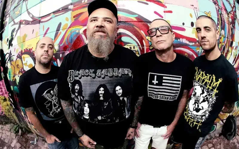A banda Ratos de Por&atilde;o &eacute; refer&ecirc;ncia no hardcore brasileiro desde os anos 1980 e j&aacute; realizou turn&ecirc;s internacionais/Foto: Wander Willian / Divulga&ccedil;&atilde;o