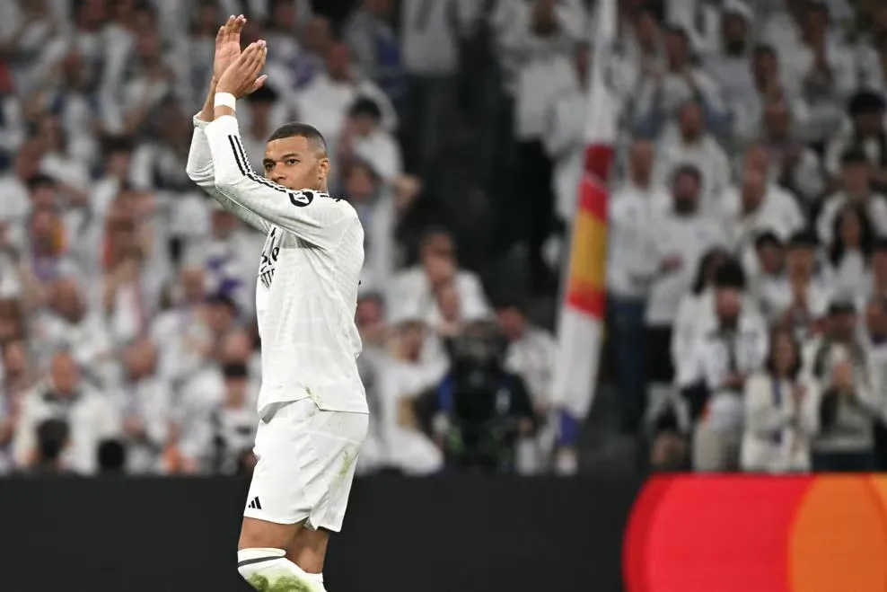 Mbappé marcou três vezes e deu a vitória ao Real Madrid