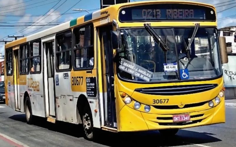 A frota de ônibus de Salvador tem idade média superior a 10 anos, e a renovação busca melhorar o conforto dos usuários e reduzir falhas mecânicas no sistema/Foto: Silas Azevedo de Jesus