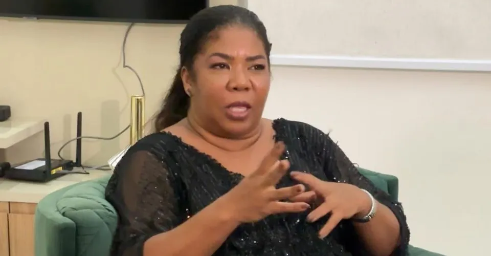 Mãe de Davi reage a pedido de Mani sobre união estável: 'Teria vergonha'
