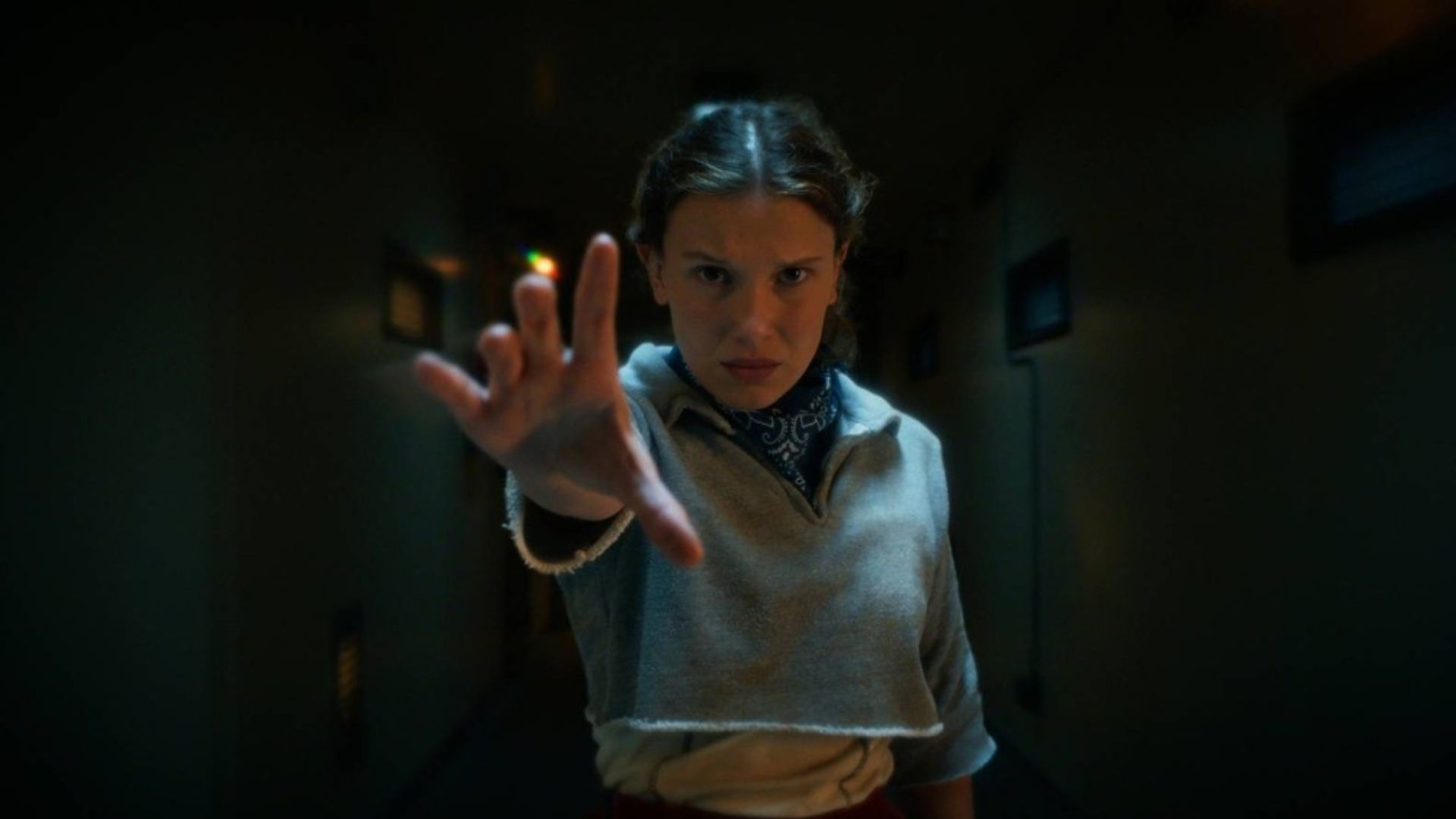 Eleven, interpretada por Millie Bobby Brown em Stranger Things