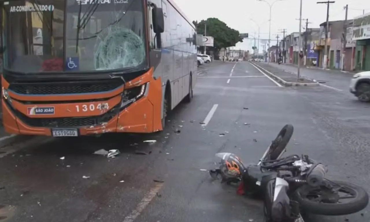 Motociclista morre às vésperas do aniversário após colidir com ônibus na Bahia